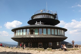 Obserwatorium meteorologiczne na szczycie Śnieżki (fot